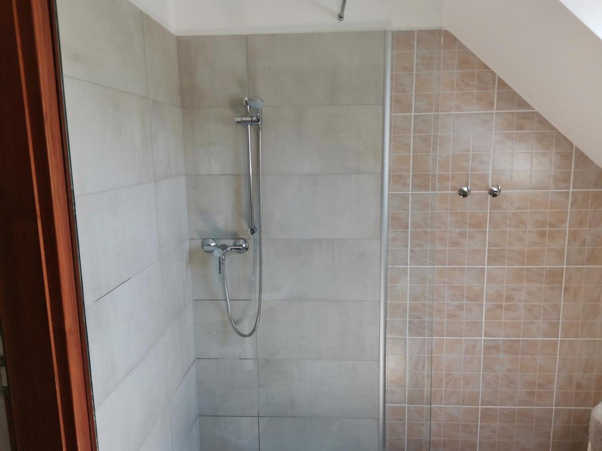 Poroszlay Apartman Debrecen Exteriör bild