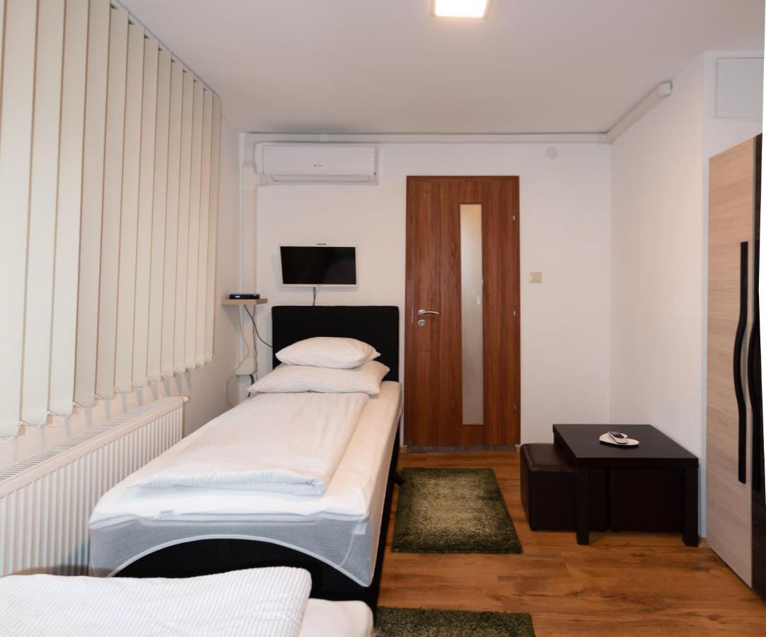 Poroszlay Apartman Debrecen Exteriör bild