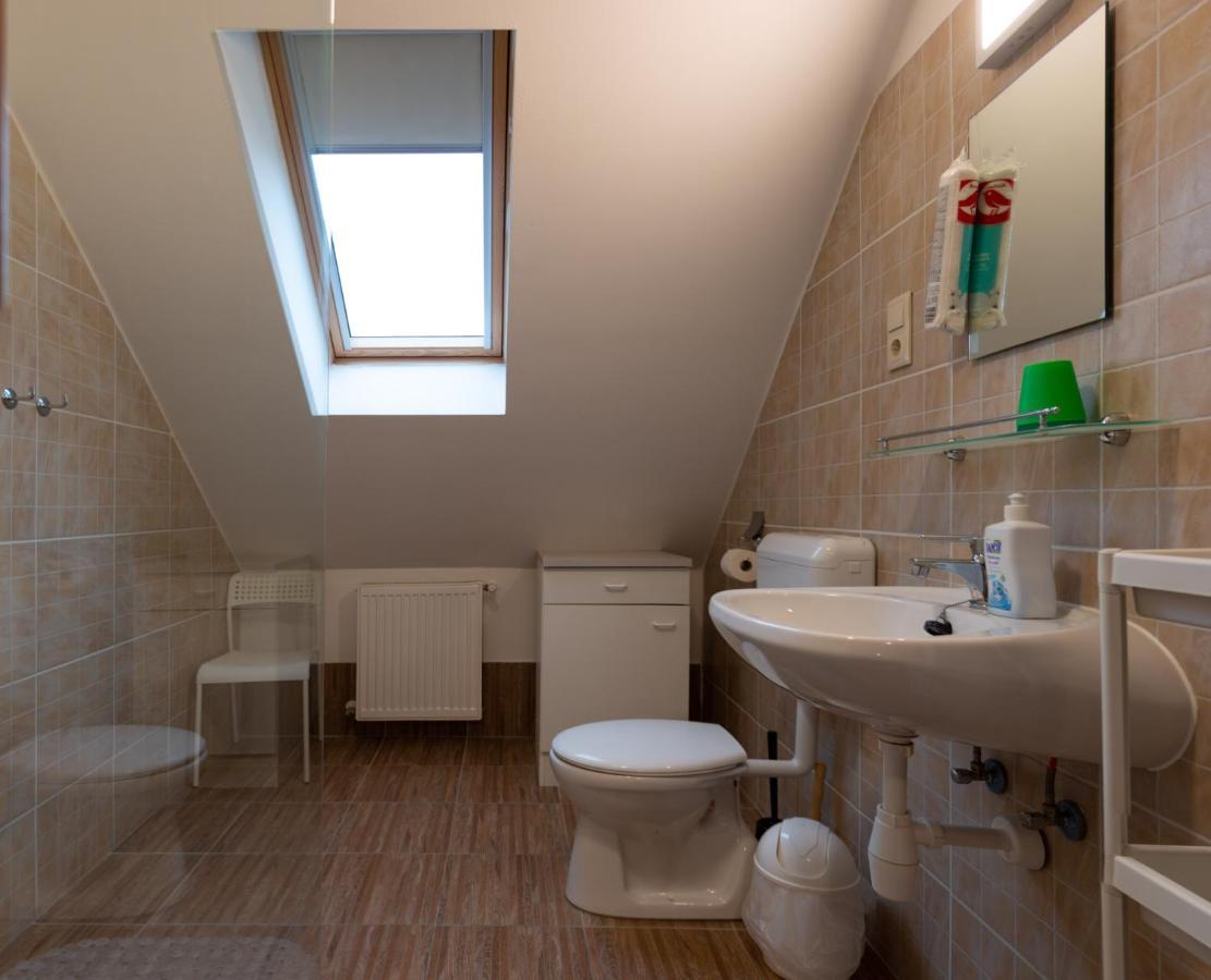 Poroszlay Apartman Debrecen Exteriör bild
