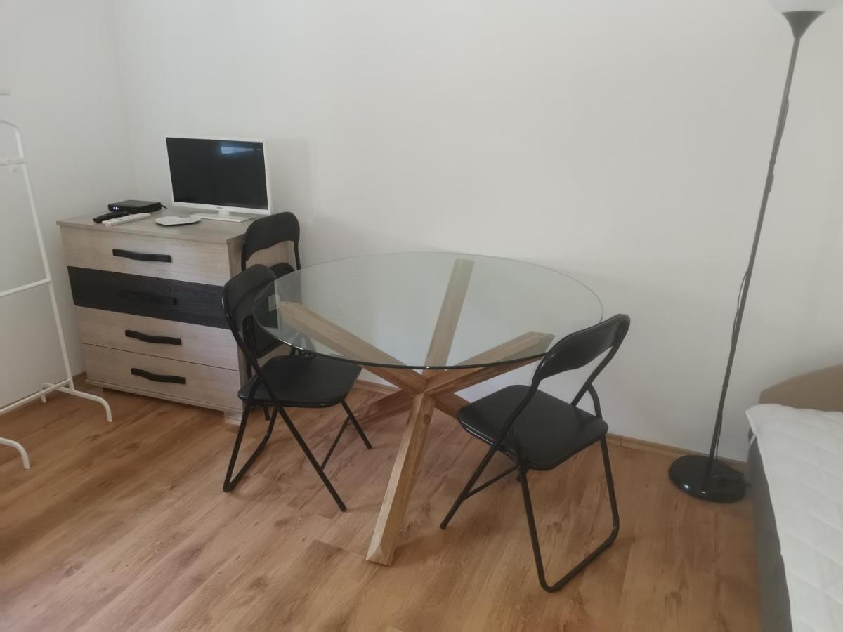 Poroszlay Apartman Debrecen Exteriör bild