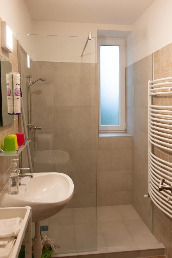 Poroszlay Apartman Debrecen Exteriör bild