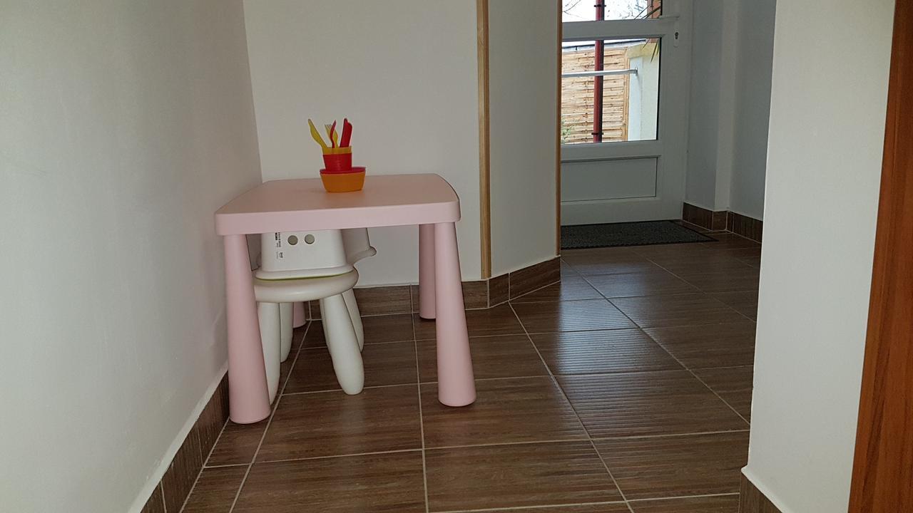 Poroszlay Apartman Debrecen Exteriör bild