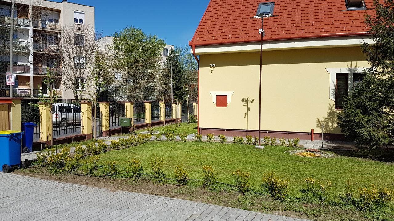 Poroszlay Apartman Debrecen Exteriör bild